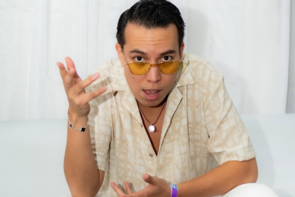 Álex Vizuete, actor e influencer ecuatoriano.