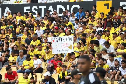 El Estadio Monumental luce un marco espectacular para el enfrentamiento entre Barcelona SC y Emelec por LigaPro.
