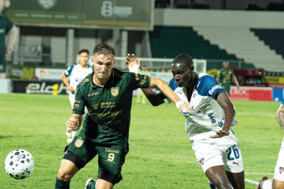 En la primera fecha de LigaPro, las gradas del estadio 9 de Mayo de Machala lucieron parcialmente llenas, en el compromiso entre Orense y Liga de Quito.