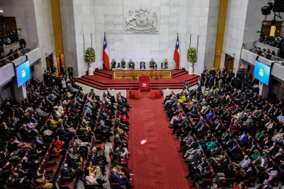 Asistentes del salón plenario del Congreso Nacional, en Valparaíso (Chile).