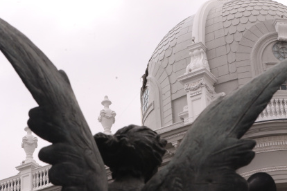 Hay daños en una cúpula del Palacio Municipal urge restauración