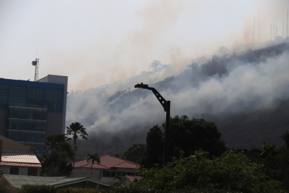 Un incendio afectó a cerro Azul, en Guayaquil, en diciembre del 2024.