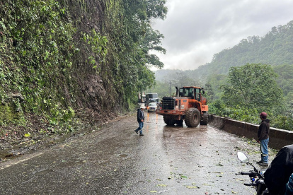 Durante el feriado fue necesaria la intervención de l prefectura de Pichincha para despejar la Alóag-Unión del Toachi