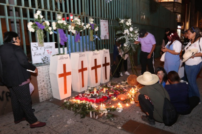 Conmemoración. Familiares y amigos realizaron un plantón el 8 de diciembre de 2025, tras cumplirse un año de la desaparición y asesinato de cuatro niños del sector de Las Malvinas, en Guayaquil.