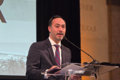 Legislador denuncia que Estados Unidos deportó a un bebé enfermo de apenas dos meses, generando cuestionamientos sobre la política migratoria.