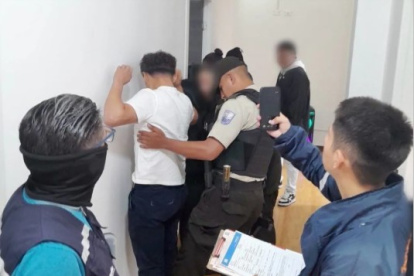 Clausuran concesionaria en el sur de Quito tras alerta por presunta estafa y vehículos con irregularidades