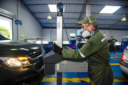 En Quito hay seis centros de revisión técnica vehicular.