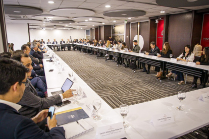 El Gobierno de Colombia se reunió con representantes de sus gremios productivos.