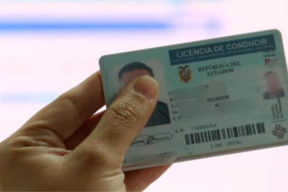 La licencia de conducir ahora se puede portar de manera digital.