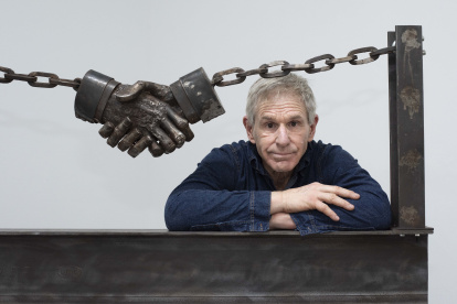 El artista ha elaborado monumentos como los de San Agustín y Sixto Durán-Ballén, ubicados en el Centro Histórico.