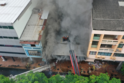 El edificio Multicomercio sufrió un grave incendio.