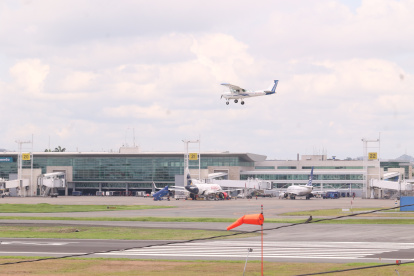 La competencia municipal para el tema aeroportuario en Guayaquil está en polémica tras el pedido del Gobierno para modificar el directorio de la Autoridad Aeroportuaria.