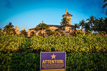 Agentes abatieron a un hombre armado que ingresó ilegalmente a las instalaciones de la propiedad Mar-a-Lago, del presidente Donald Trump, en Florida.