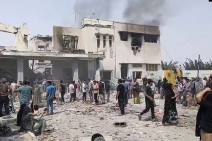 Captura del video de los momentos posteriores al bombardeo en una escuela de la ciudad iraní de Minab, en el que murieron al menos 85 niñas.