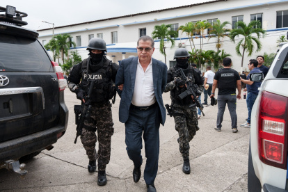 El juez Ángel Enrique Tapia Vélez es detenido por supuesto tráfico de influencias.