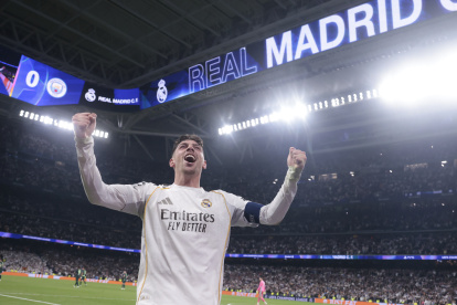 El centrocampista uruguayo del Real Madrid Fede Valverde anotó los tres goles del Real Madrid en la ida de los octavos de final de la Liga de Campeones.
