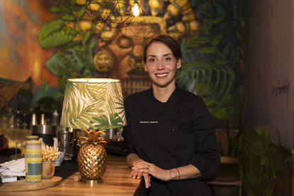 La chef Alejandra Espinoza explica que el menú reconoce a las preparaciones que terminaron definiendo la identidad del proyecto.