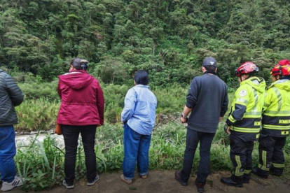 La búsqueda del joven continúa en la vía Alóag-Santo Domingo.