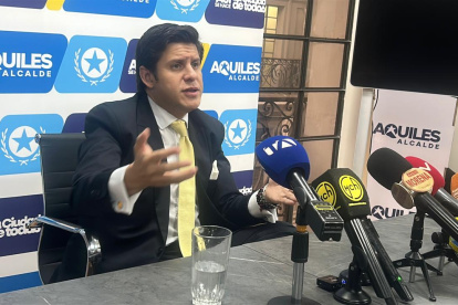 César Poveda, coordinador jurídico del Municipio de Guayaquil, denuncia nuevos bloqueos en proyectos públicos.