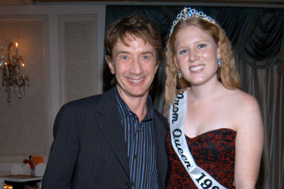 Martin Short acompañado de su hija Katherine en una fotografía de archivo durante un evento social.