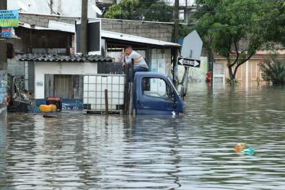 Milagro. Uno de los riesgos es que las vías queden inundadas en los próximos días
