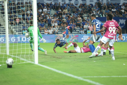 Romario Caicedo marcó el segundo tanto de Emelec.