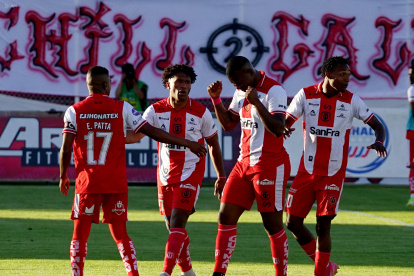 Técnico Universitario recibe a Orense en el estadio Bellavista de Ambato.