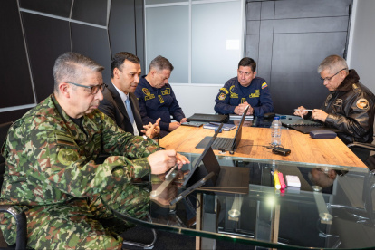 El ministro de Defensa de Colombia, en reunión virtual con su par ecuatoriano para bajar la tensión.