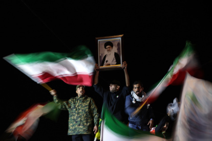 Protestas en paises islámicos a favor del ayatolá.