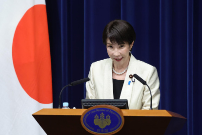 La primera ministra japonesa, Sanae Takaichi, habla durante una conferencia de prensa en Tokio, Japón, el 18 de febrero de 2026.