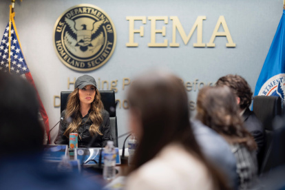 La secretaria saliente del Departamento de Seguridad Nacional, Kristi Noem.