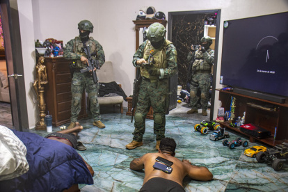 El operativo se realizó en Durán donde otras personas también fueron aprehendidas.