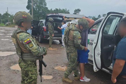 Los militares han tomado el control de la seguridad del país.