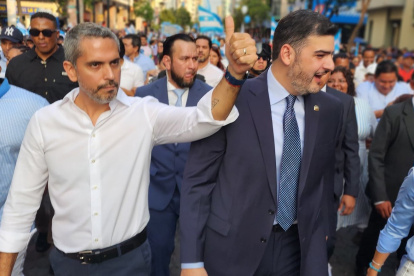 Chávez calificó la medida como un abuso de poder y afirmó que se trata de una forma de retención de presos políticos.