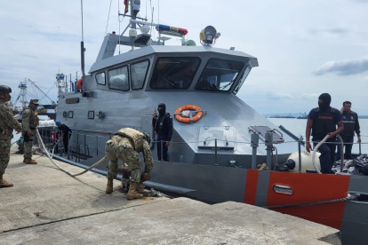 Llegaron a puerto los detenidos en operación conjunta con los Estados Unidos.