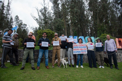 Habitantes de El Batán Alto alzan carteles pidiendo seguridad, patrullajes continuos y respuesta efectiva de autoridades.