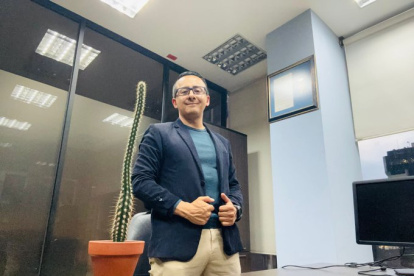 Bolívar Erazo se deespidió de la institución con esta fotografía en su cuenta de X.