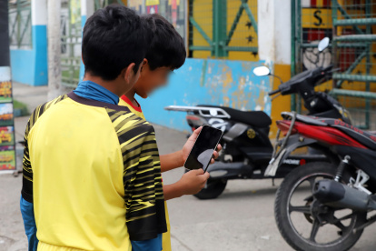 El proyecto busca restringir redes a menores de 15 años; expertos advierten riesgos y piden acompañamiento adulto.