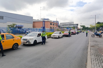 La medida de la ATM aplica únicamente si la causa de la licencia vencida es la suspensión de servicios de la ANT.