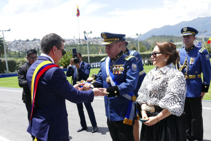 El presidente Daniel Noboa anunció el toque de queda desde la Escuela Superior de Policía Gral. Alberto Enríquez Gallo, en Quito.