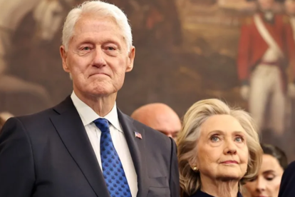 Las audiencias, realizadas en Nueva York, también incluyeron a Hillary Clinton y se centraron en los vínculos de figuras públicas con el financista.