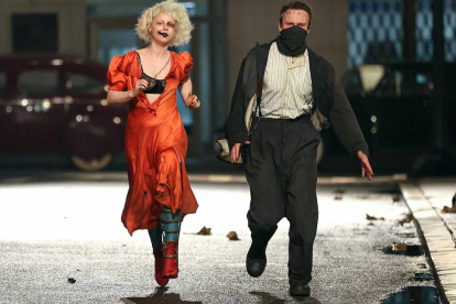 Si te gusta el terror y la ciencia ficción, Novia!, película protagonizada por Christian Bale, Jake Gyllenhaal y Jessie Buckley es para ti.