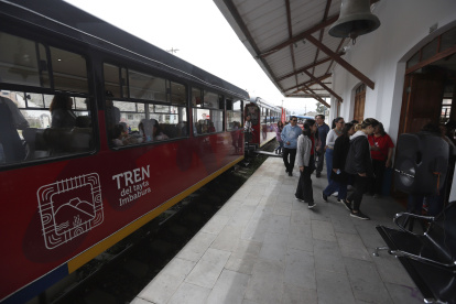 La reactivación del tren ha generado un auge turístico en la localidad.