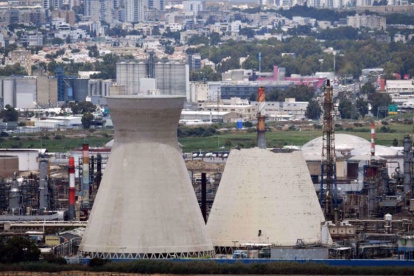 La refinería de Haifa, operada por Bazan Group, es la más grande de Israel.