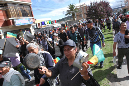 Una foto referencial de una marcha realizada por comerciantes y transportistas en Carchi en años pasados.