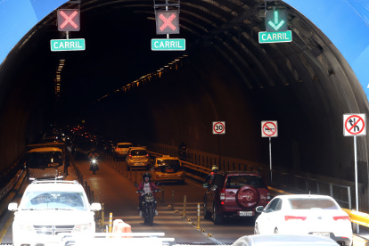El carril central del túnel Guayasamín funcionará con horarios diferenciados para mejorar la movilidad entre Quito y los valles.