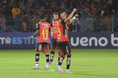 Melvin Díaz abrió la cuenta en el Alejandro Serrano Aguilar.