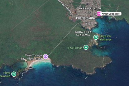 Naufragio en la ruta Tortuga Bay - Puerto Ayora.