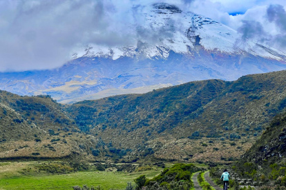 El Parque Nacional Cotopaxi ofrece varias alternativas para el ciclismo recreativo.
