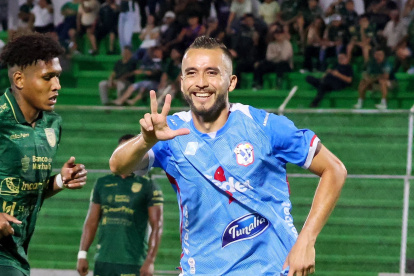 Jean Carlos Blanco, del Manta, puso el empate 1-1 en el partido que cerró la fecha 3 ante Orense.